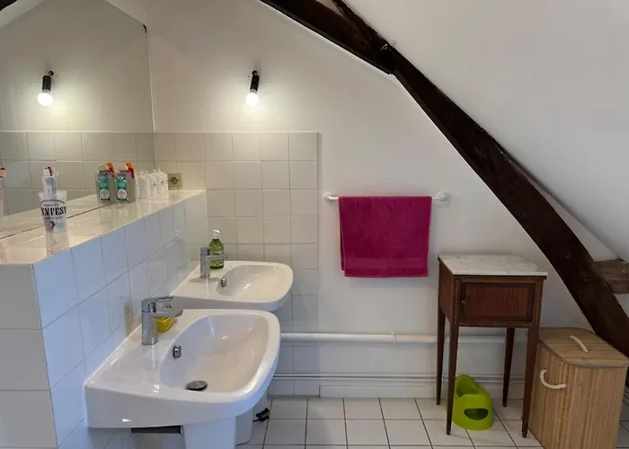 Vakantiehuis Corps De Ferme Rehabilite En Mayenne