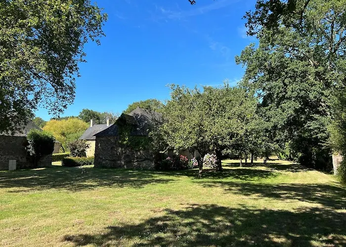 Vakantiehuis Corps De Ferme Rehabilite En Mayenne *
